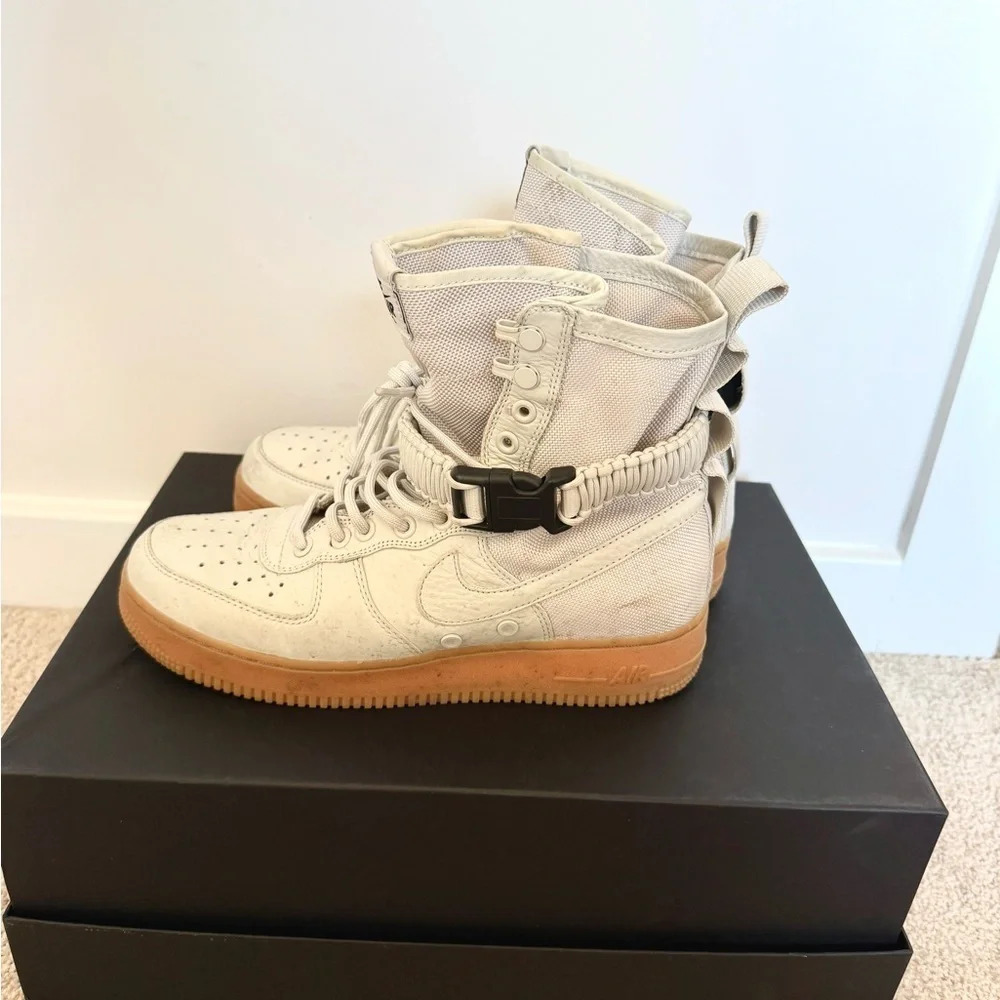 Nike Air Force 1 High-Top Sneakers